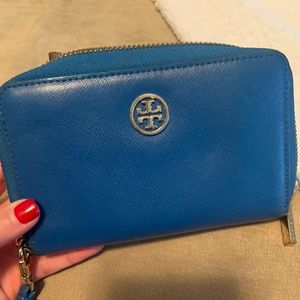 Tory Burch wristlet / wallet